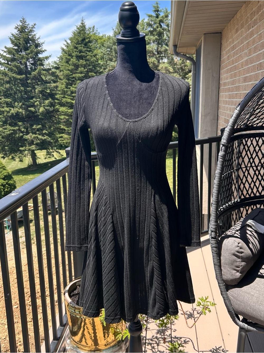 HALARA BLACK LONG SLEEVES SCOOP NECK SOFT FLOWY DRESS